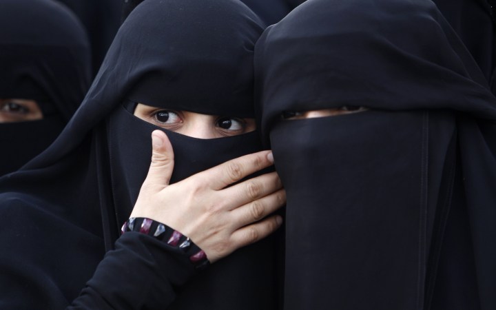 perempuan bercadar
