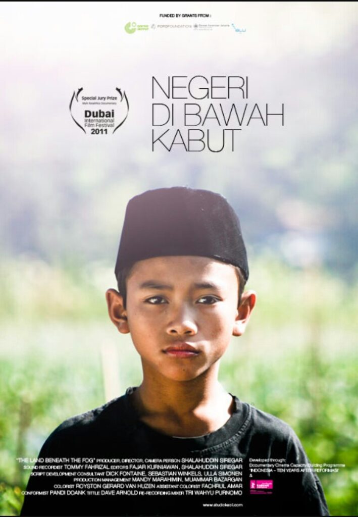 Film Negeri di Bawah Kabut