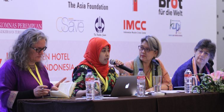 Direktur Asian Muslim Action Network (AMAN) Indonesia, Ruby Kholifah (Kedua dari kiri) pada agenda Peacebuilder Forum 2019.
