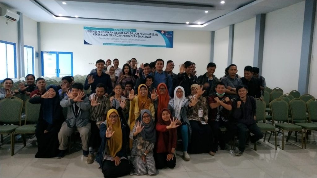 dipenuhi dengan kasih sayang